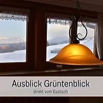 Διαμέρισμα Eger - Entspannter Urlaub Mit Baby & Kleinkind - Wahlweise Modern Oder Guenstige Fewos - Ruhig Am Ende Der Strasse - Kaelbchen Fuettern - Traktor Fahren - Freie Fahrt Mit Den Hoernerbahnen In Sommersaison - E-ladestation - E-bike Verlei