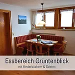 Διαμέρισμα Eger - Entspannter Urlaub Mit Baby & Kleinkind - Wahlweise Modern Oder Guenstige Fewos - Ruhig Am Ende Der Strasse - Kaelbchen Fuettern - Traktor Fahren - Freie Fahrt Mit Den Hoernerbahnen In Sommersaison - E-ladestation - E-bike Verlei