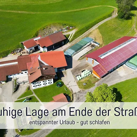 Eger - Entspannter Urlaub Mit Baby & Kleinkind - Wahlweise Modern Oder Guenstige Fewos - Ruhig Am Ende Der Strasse - Kaelbchen Fuettern - Traktor Fahren - Freie Fahrt Mit Den Hoernerbahnen In Sommersaison - E-ladestation - E-bike Verlei アパート *