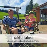 Lejlighed Eger - Entspannter Urlaub Mit Baby & Kleinkind - Wahlweise Modern Oder Guenstige Fewos - Ruhig Am Ende Der Strasse - Kaelbchen Fuettern - Traktor Fahren - Freie Fahrt Mit Den Hoernerbahnen In Sommersaison - E-ladestation - E-bike Verlei